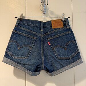 Levi’s wedgie fit White Oak Cone denim shorts womens size 24
